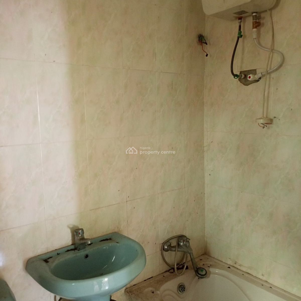 Spacious and Sharp 3 Bedroom Apartment (downstairs), Ajah-lekki, Sangotedo, Ajah, Lagos, Flat / Apartment for Rent