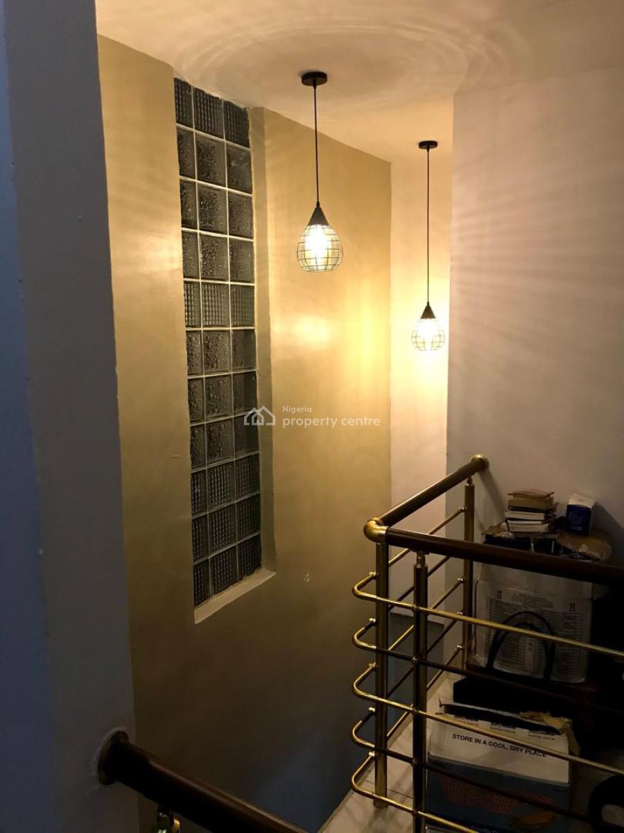 a Neatly  Used 4bedroom Detached Duplex on a 150sqm, Soluyi, Gbagada, Lagos, Semi-detached Duplex for Sale