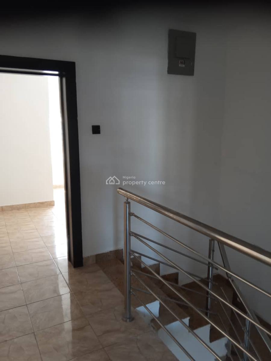 Spaciously Crafted 3 Bedroom Duplex in a Well Secured and Serene Estat, Badore Road, Badore, Ajah, Lagos, Terraced Duplex for Rent