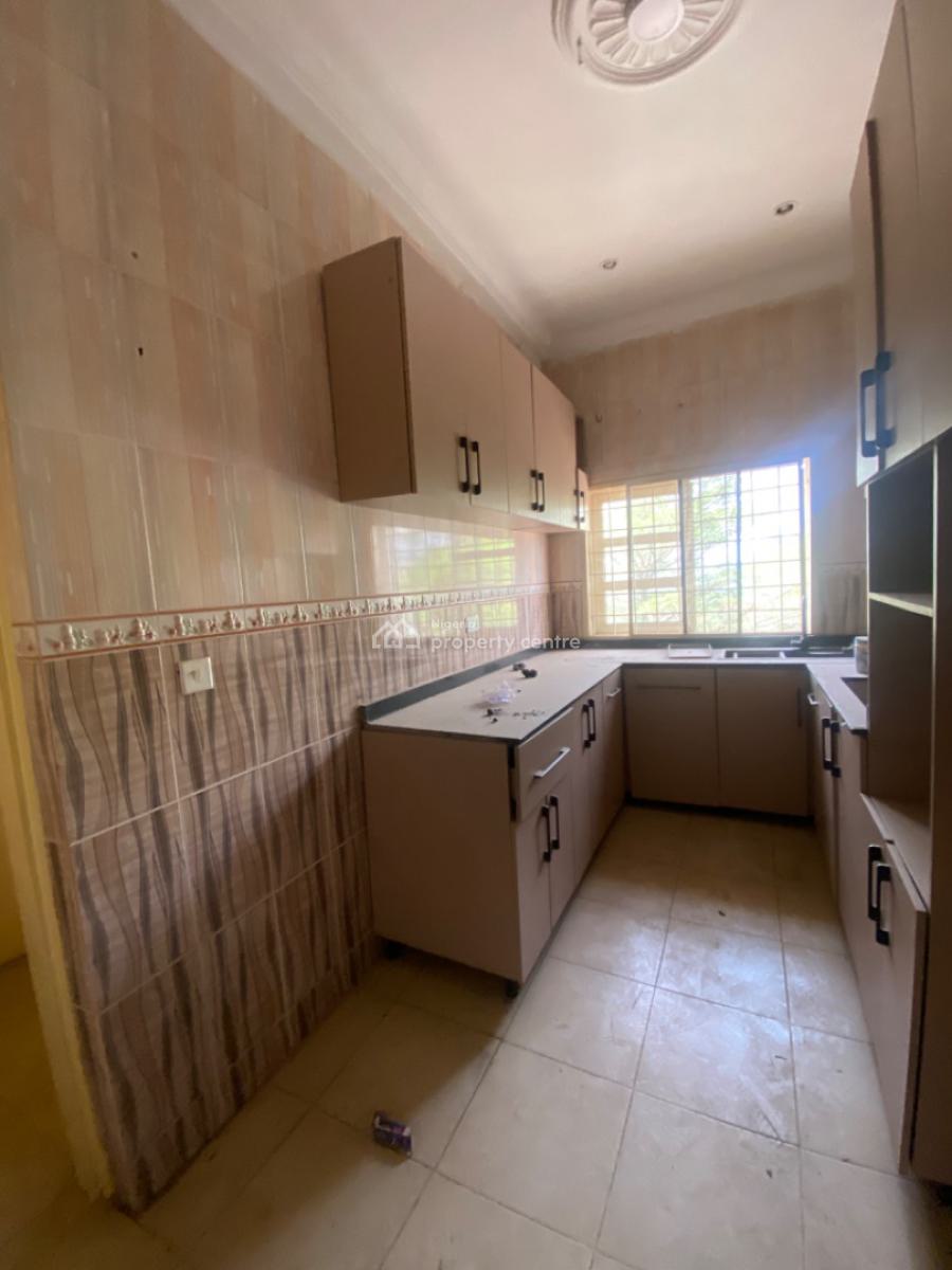 4 Bedroom Flat with with 2 Sitting Room in a Secured Compound, Jabi, Abuja, Flat / Apartment for Rent