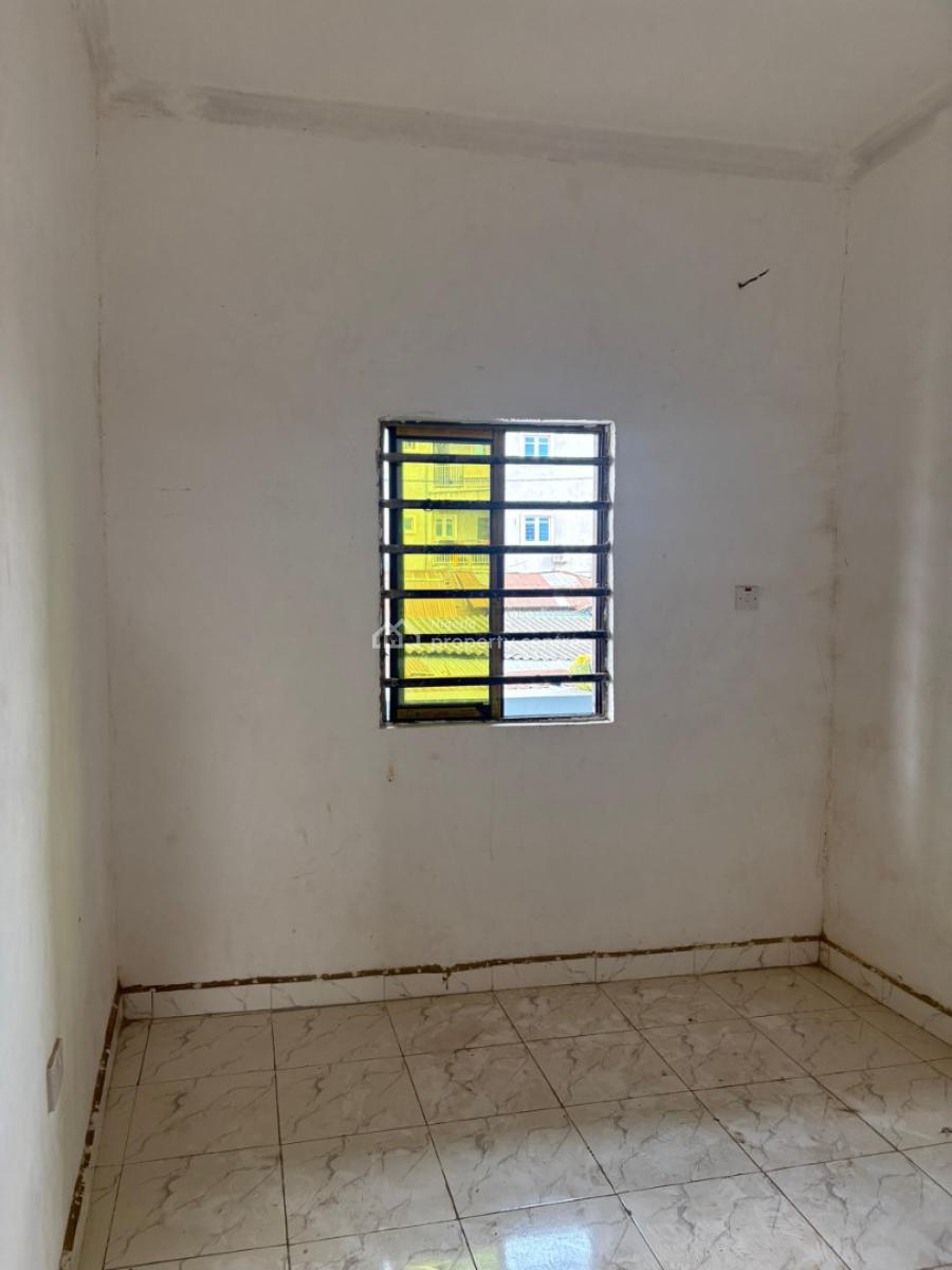 Newly Built Mini Flats, Iwaya, Yaba, Lagos, Flat / Apartment for Rent