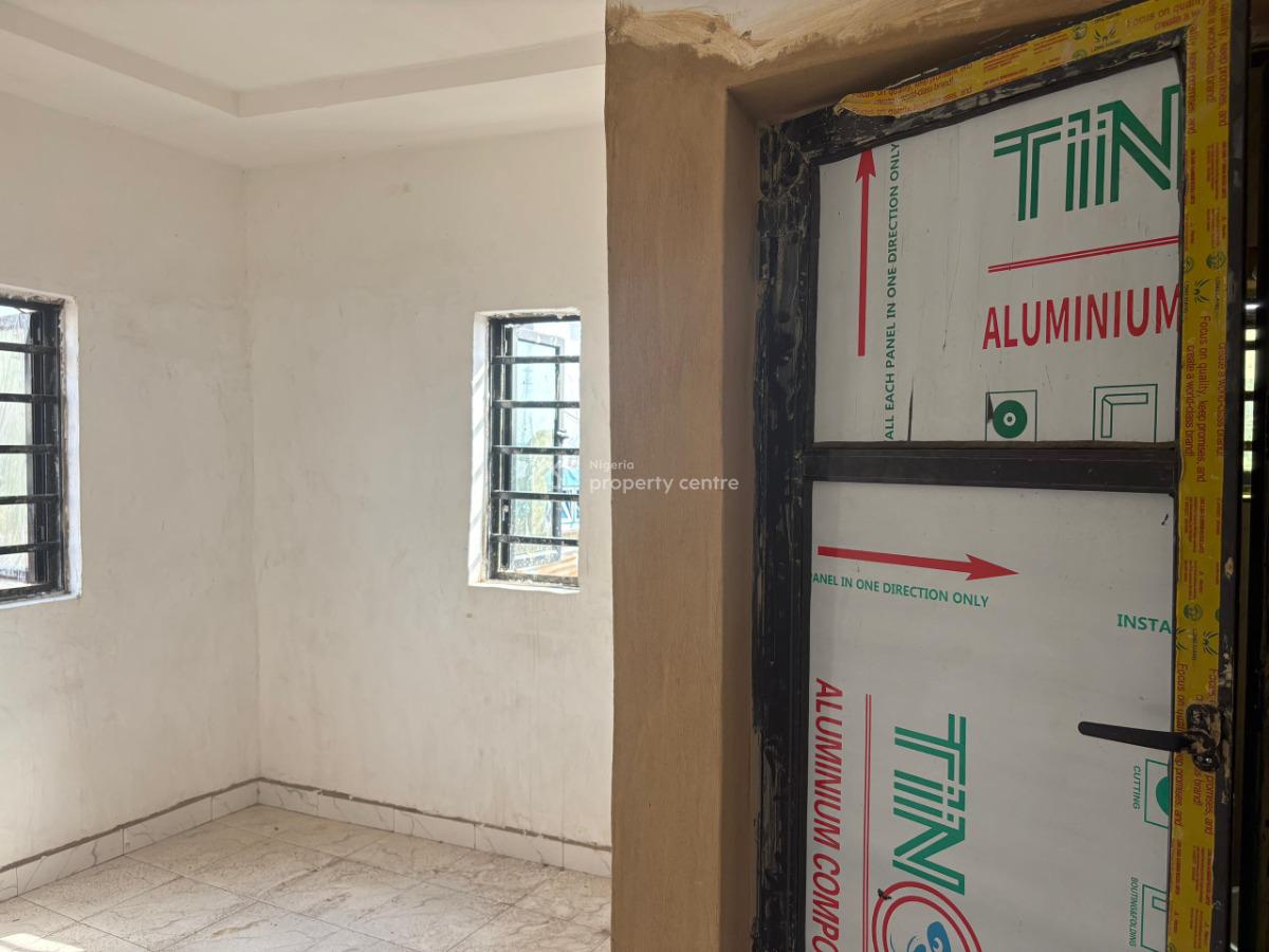 Newly Built Mini Flats, Iwaya, Yaba, Lagos, Flat / Apartment for Rent