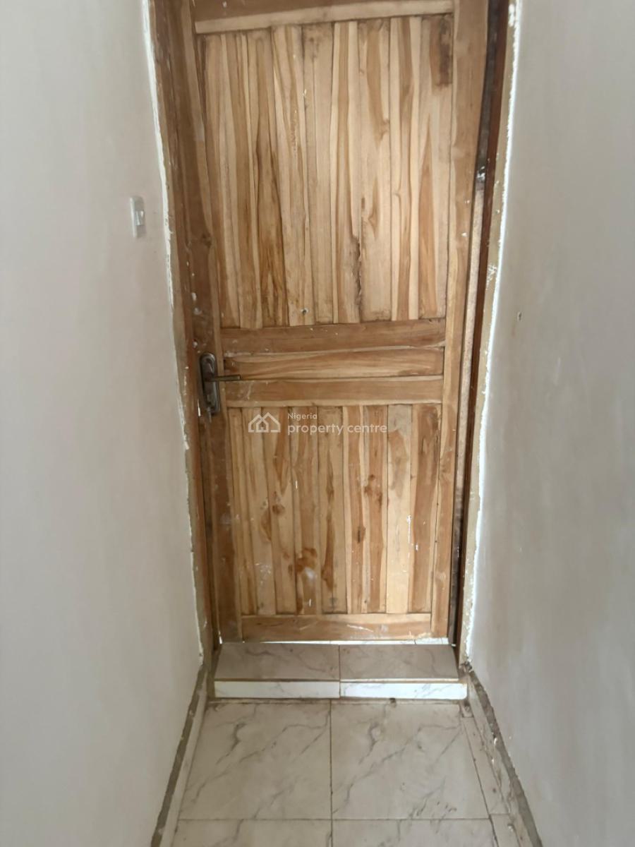 Newly Built Mini Flats, Iwaya, Yaba, Lagos, Flat / Apartment for Rent