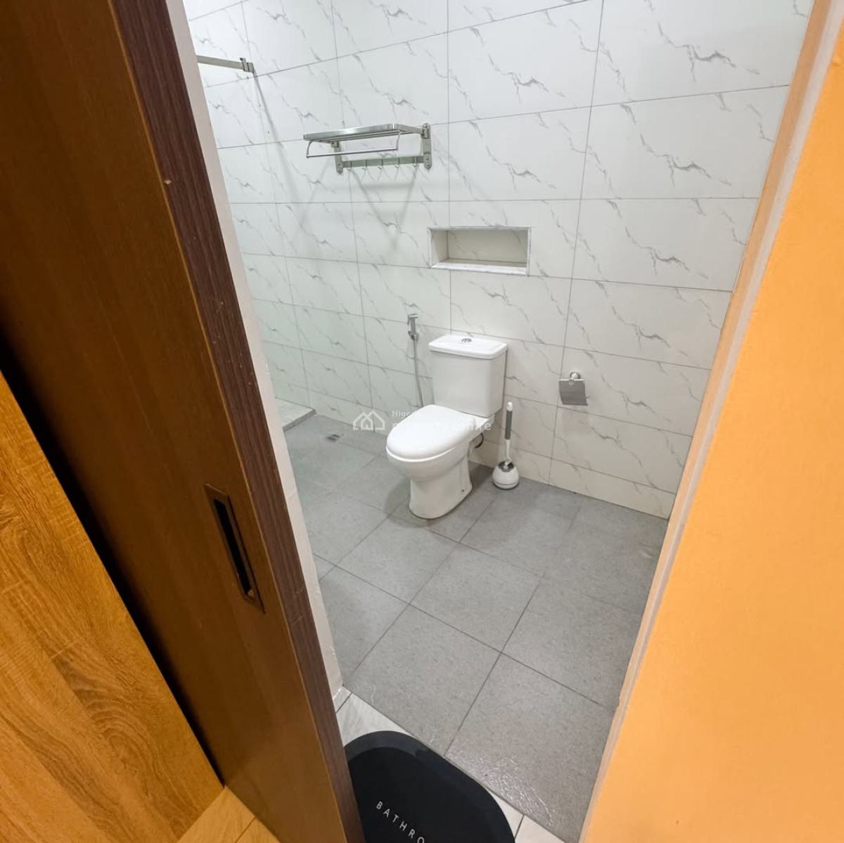 Nicely Furnished 2 Bedroom Apartment, Jahi, Abuja, Flat / Apartment Short Let