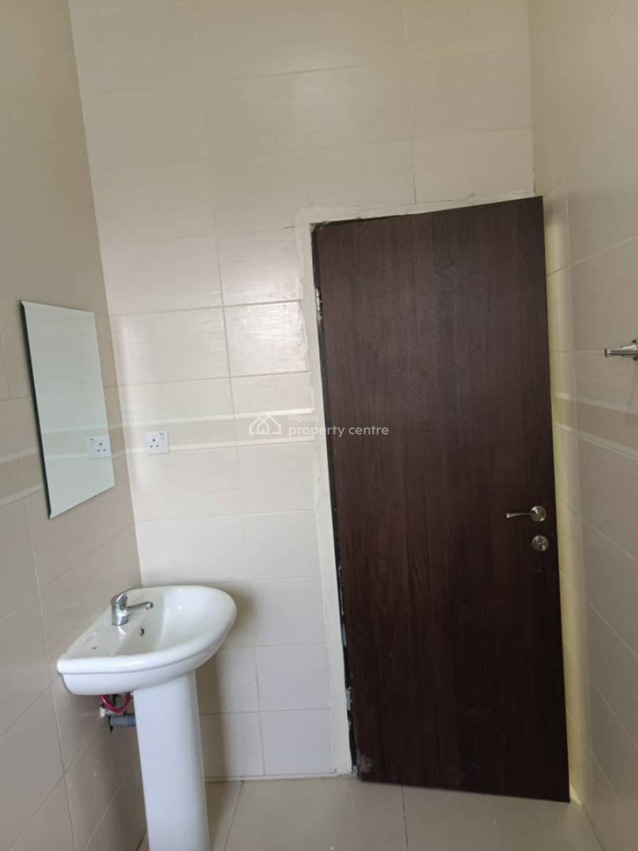 a Well Maintained 3 Bedrooms Flat, Chevron, Lekki, Lagos, Flat / Apartment for Rent