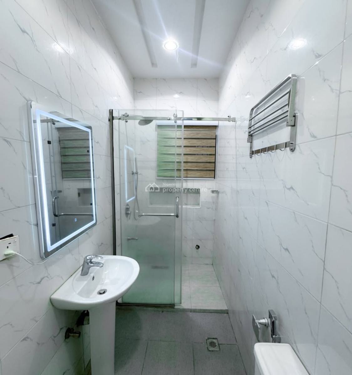 Nicely Furnished 2 Bedroom Apartment, Jahi, Abuja, Flat / Apartment Short Let