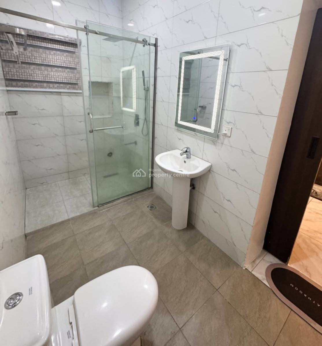 Nicely Furnished 2 Bedroom Apartment, Jahi, Abuja, Flat / Apartment Short Let