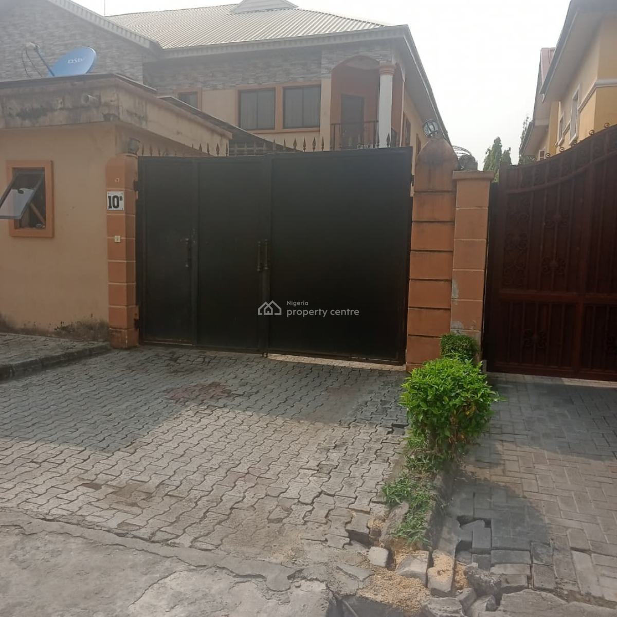 Beautiful Spacious 4 Bedrooms Semi Detached Duplex with Bq, Proper Off Admiralty Way, Lekki Phase 1, Lekki, Lagos, Semi-detached Duplex for Rent