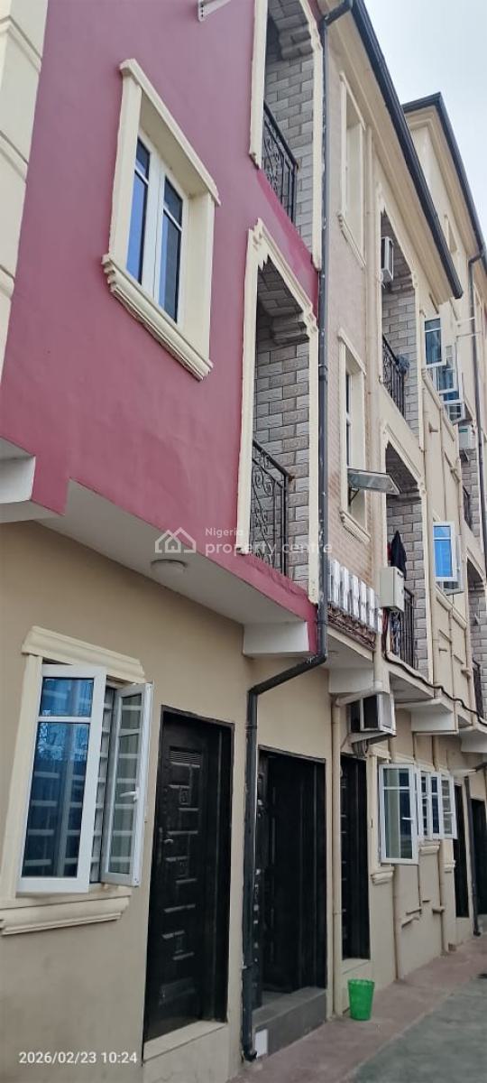 2bedroom Flat, Off Fadeyi Bus Stop, Onipanu, Shomolu, Lagos, Flat / Apartment for Rent