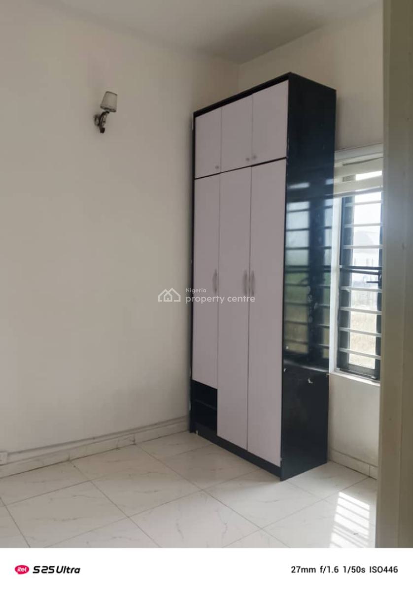 Semi Master Bedroom Upstairs, Chevron Alternative Route, Lekki, Lagos, Self Contain (single Rooms) for Rent