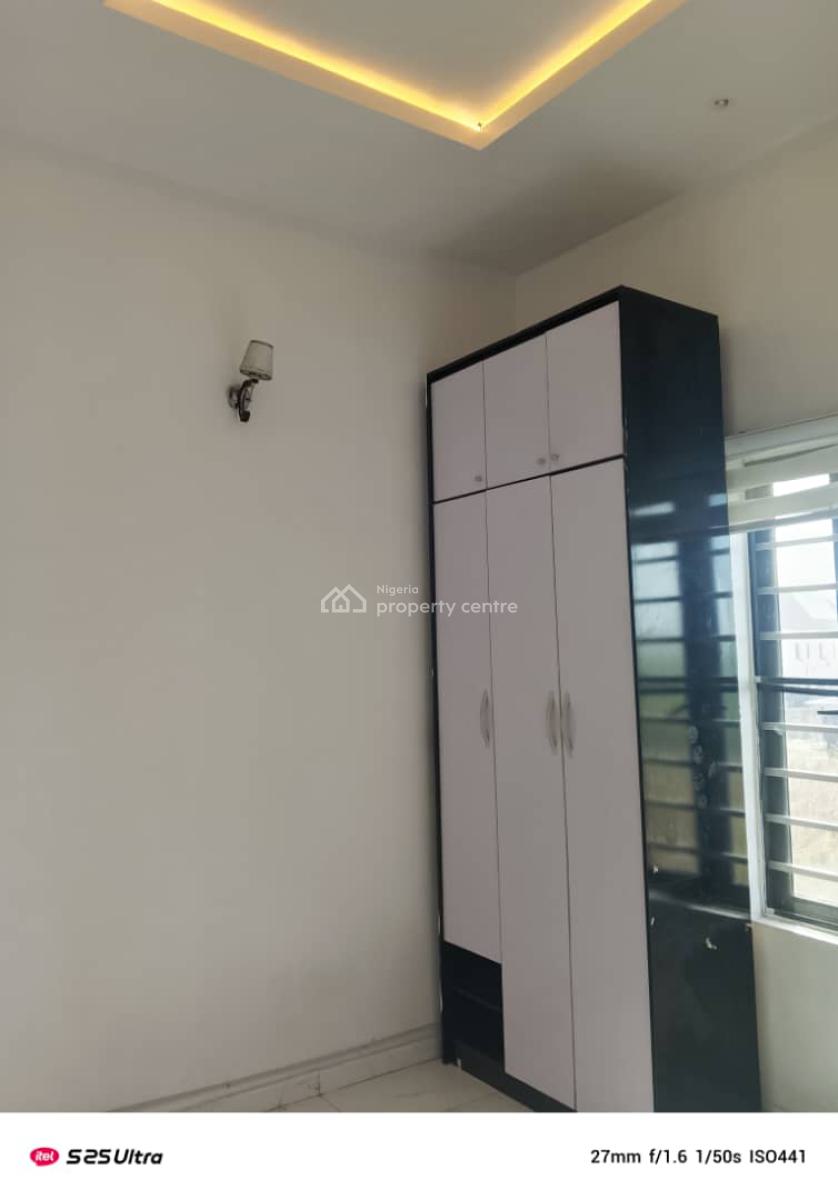 Semi Master Bedroom Upstairs, Chevron Alternative Route, Lekki, Lagos, Self Contain (single Rooms) for Rent