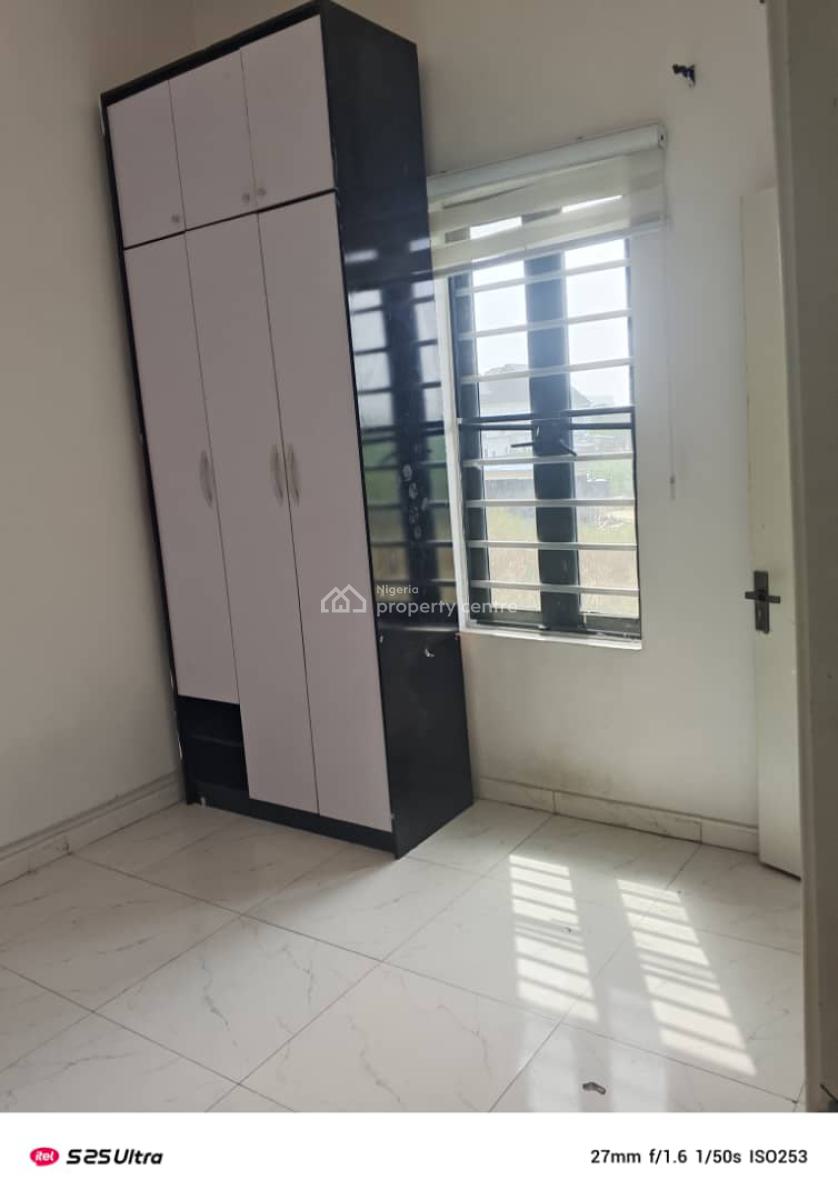 Semi Master Bedroom Upstairs, Chevron Alternative Route, Lekki, Lagos, Self Contain (single Rooms) for Rent