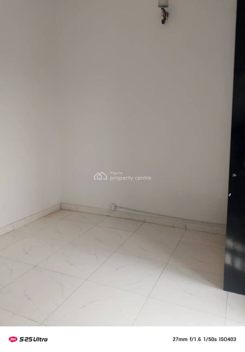 Semi Master Bedroom Upstairs, Chevron Alternative Route, Lekki, Lagos, Self Contain (single Rooms) for Rent