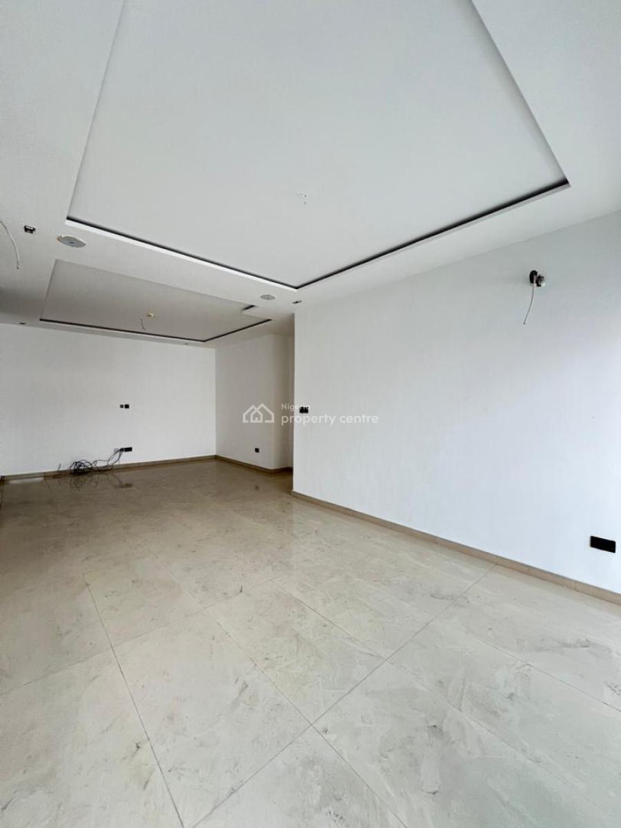 Spacious 2 Bedroom Apartment with and Elevator, Swimming Pool and Gym, Lekki Phase 1, Lekki, Lagos, Flat / Apartment for Sale