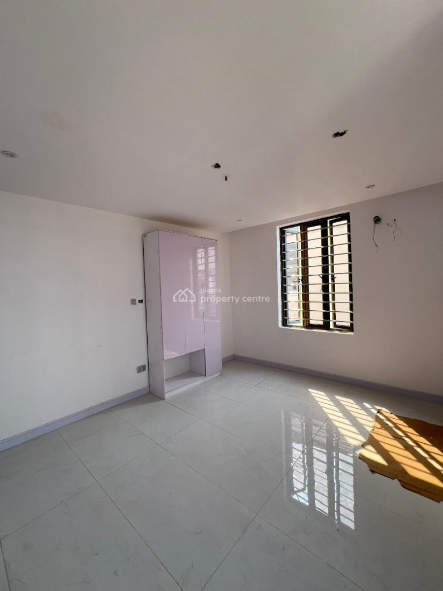 Stylish 2-bedroom Apartment, Ologolo, Lekki, Lagos, Flat / Apartment for Sale