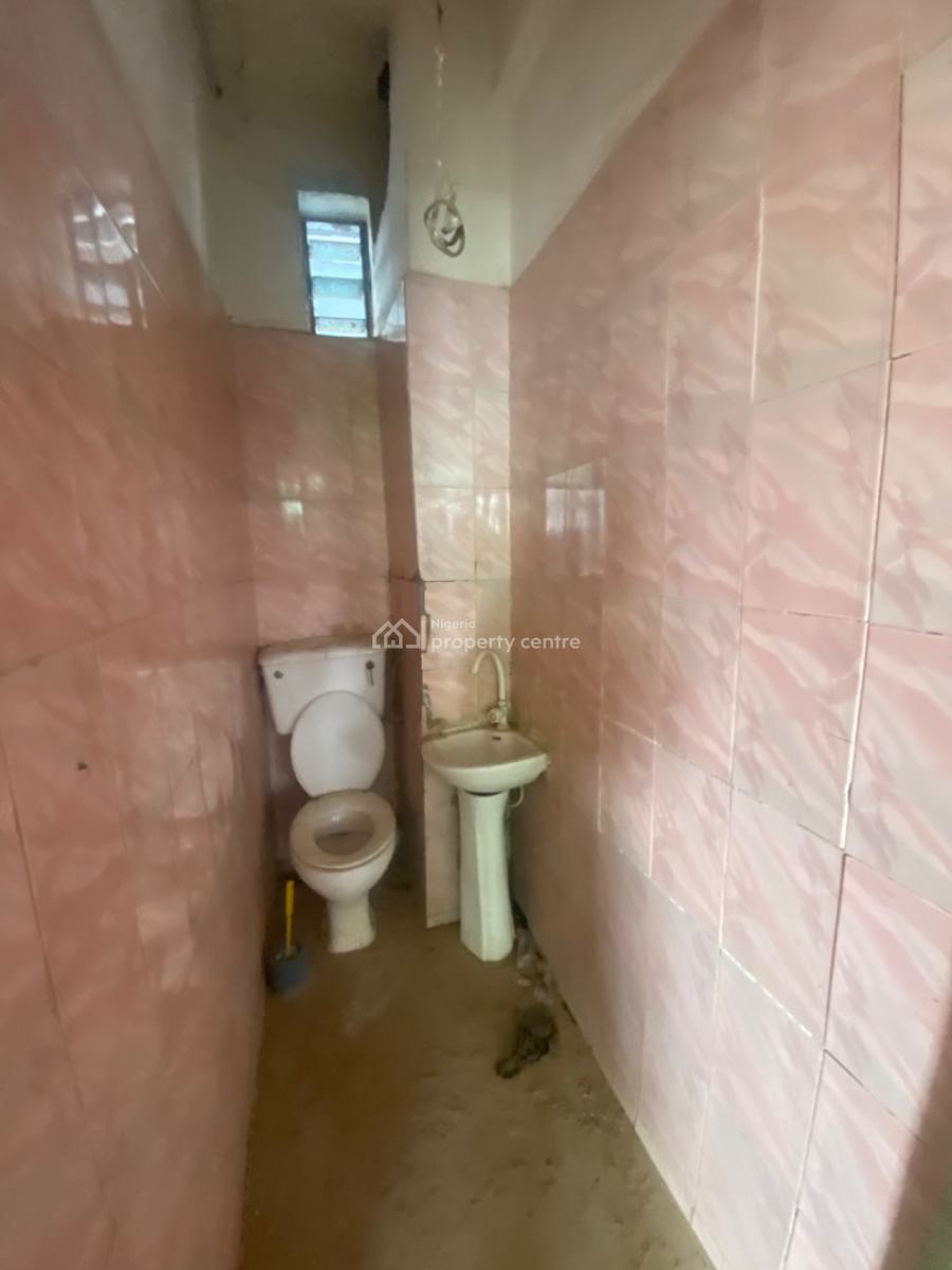 Massive Shop/ Office Space Facing The Major Road, Jabi, Abuja, Shop for Rent