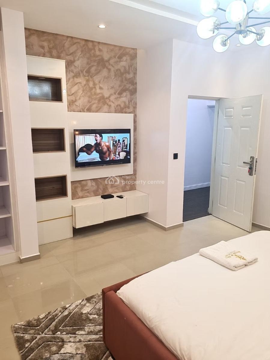 Nicely Furnished 2 Bedroom Apartment, Lekki Phase 1, Lekki, Lagos, Flat / Apartment Short Let
