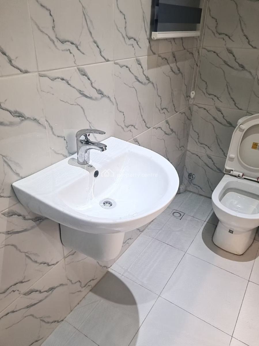 Nicely Furnished 2 Bedroom Apartment, Lekki Phase 1, Lekki, Lagos, Flat / Apartment Short Let