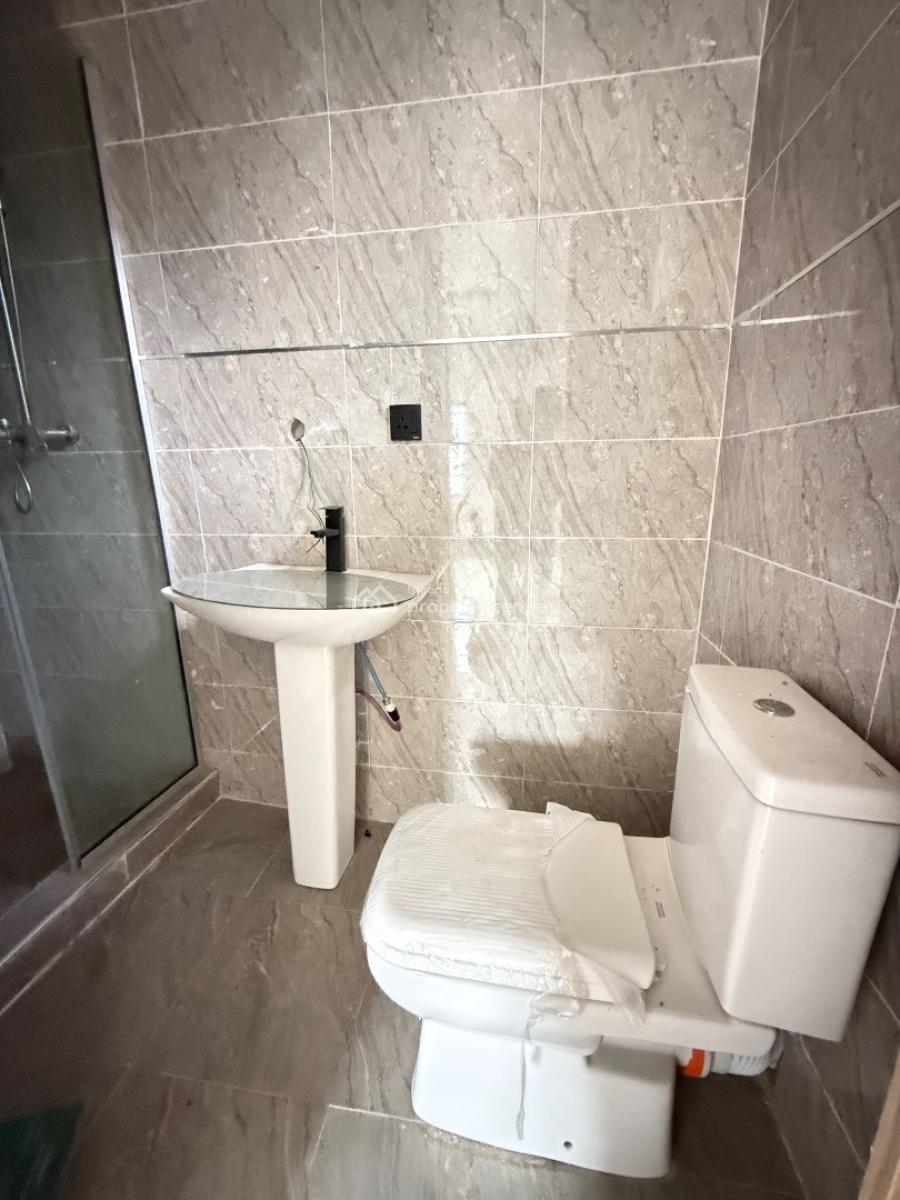 Well Built 2 Bedroom Apartment, Lekki, Lagos, Flat / Apartment for Sale