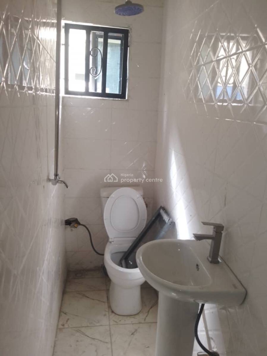 Excellent Spacious Self Contain, 6th Avenue, Gwarinpa, Abuja, Flat / Apartment for Rent