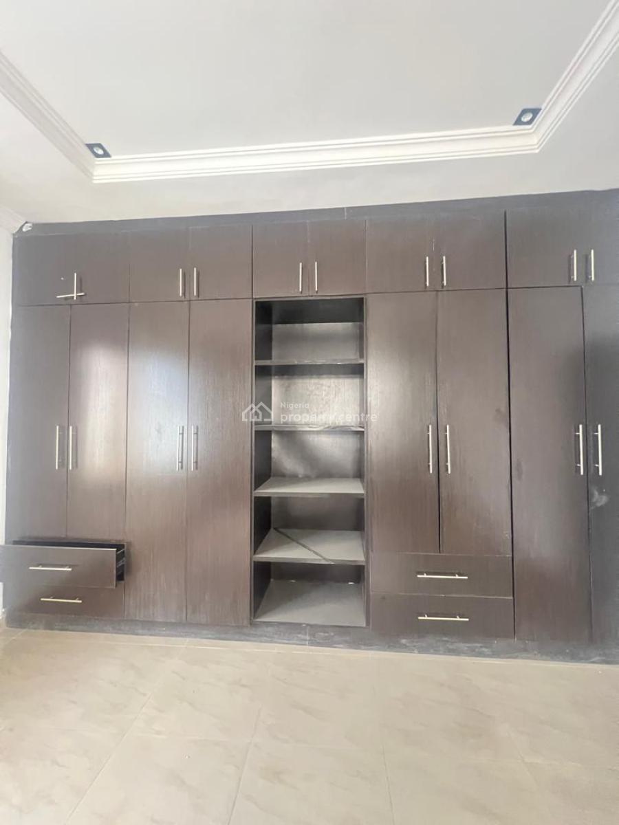 Spacious 2 Bedroom Apartment with Laundry Room, Ikate, Lekki, Lagos, Flat / Apartment for Rent
