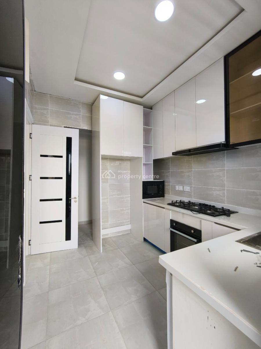 Luxurious 3 Bedroom Apartment Plus Bq, Lekki Phase 1, Lekki, Lagos, Flat / Apartment for Rent