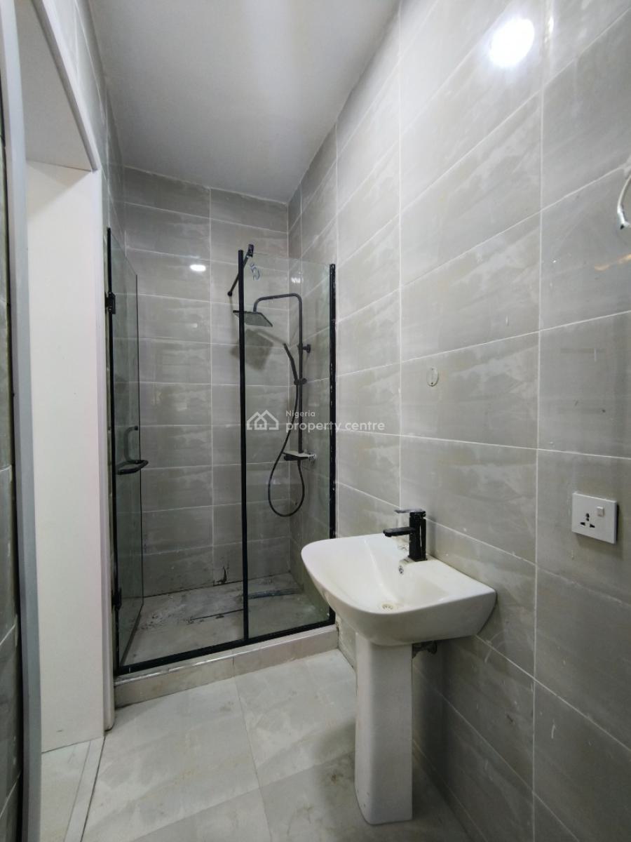 Luxurious 3 Bedroom Apartment Plus Bq, Lekki Phase 1, Lekki, Lagos, Flat / Apartment for Rent