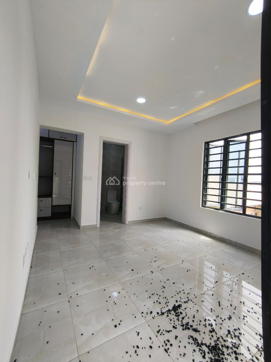 Luxurious 3 Bedroom Apartment Plus Bq, Lekki Phase 1, Lekki, Lagos, Flat / Apartment for Rent