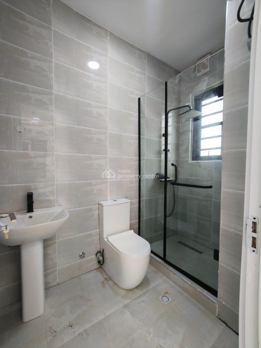 Luxurious 3 Bedroom Apartment Plus Bq, Lekki Phase 1, Lekki, Lagos, Flat / Apartment for Rent