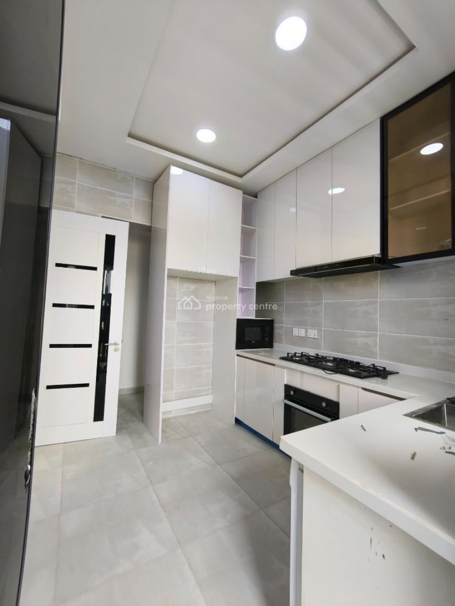 Luxurious 3 Bedroom Apartment Plus Bq, Lekki Phase 1, Lekki, Lagos, Flat / Apartment for Rent