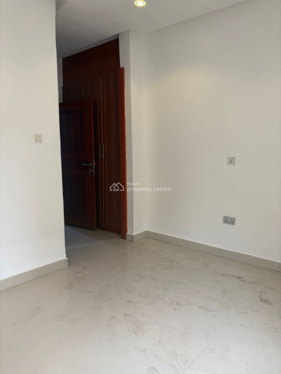 Clean & Spacious 4-bedroom Maisonette Apartment with Bq, Ikoyi, Lagos, Flat / Apartment for Rent