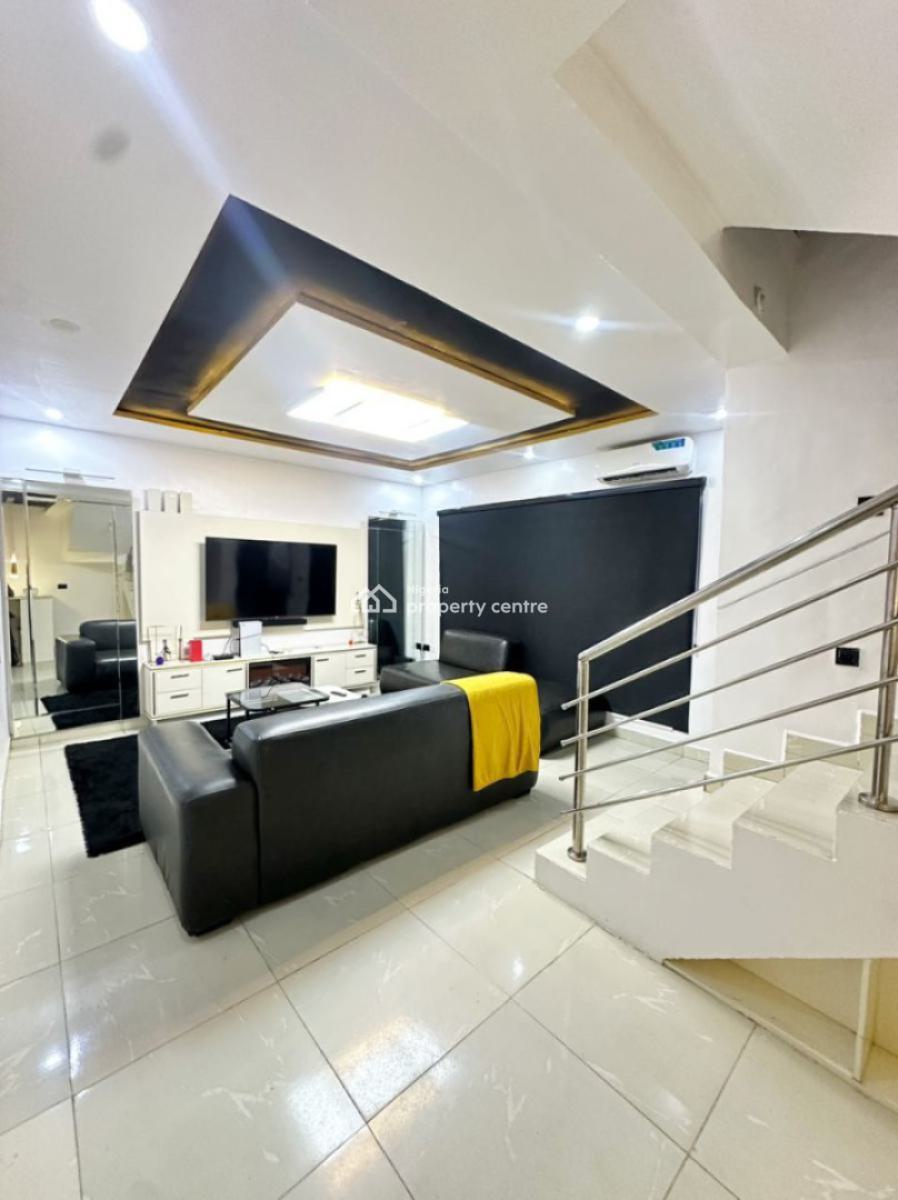 Distress:  3 Bedroom Terrace Duplex in Pristine Condition, Ikate, Lekki, Lagos, Terraced Duplex for Sale
