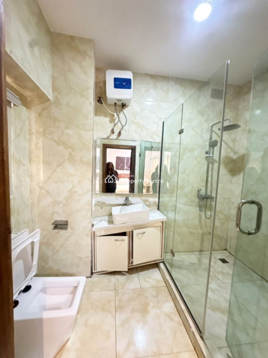 Distress:  3 Bedroom Terrace Duplex in Pristine Condition, Ikate, Lekki, Lagos, Terraced Duplex for Sale