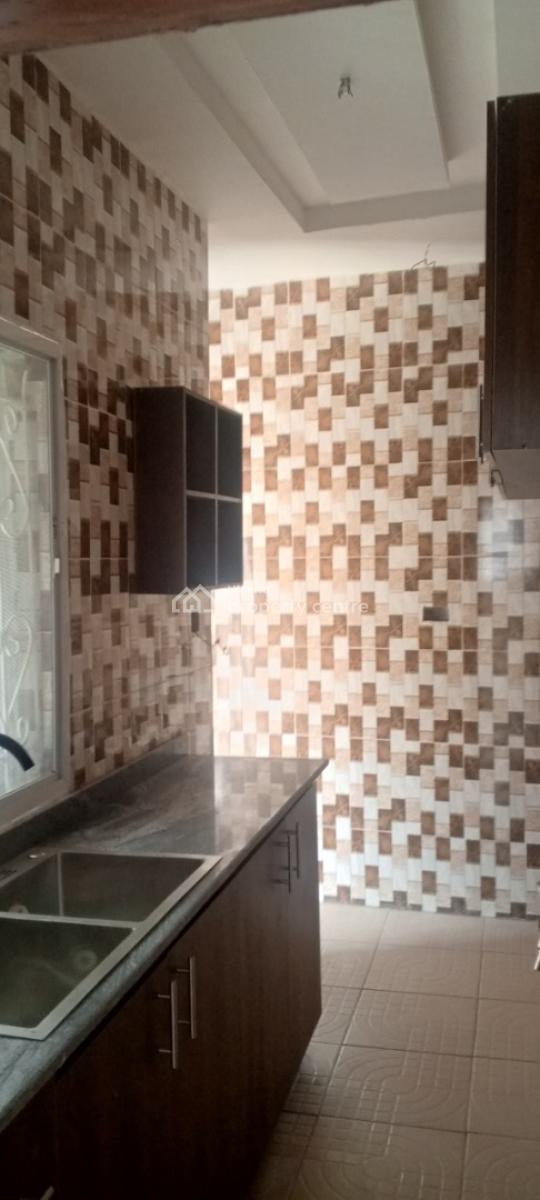 Luxurious 2 Bedroom with 3 Toilets, Olowotedo, Obafemi Owode, Ogun, Flat / Apartment for Rent
