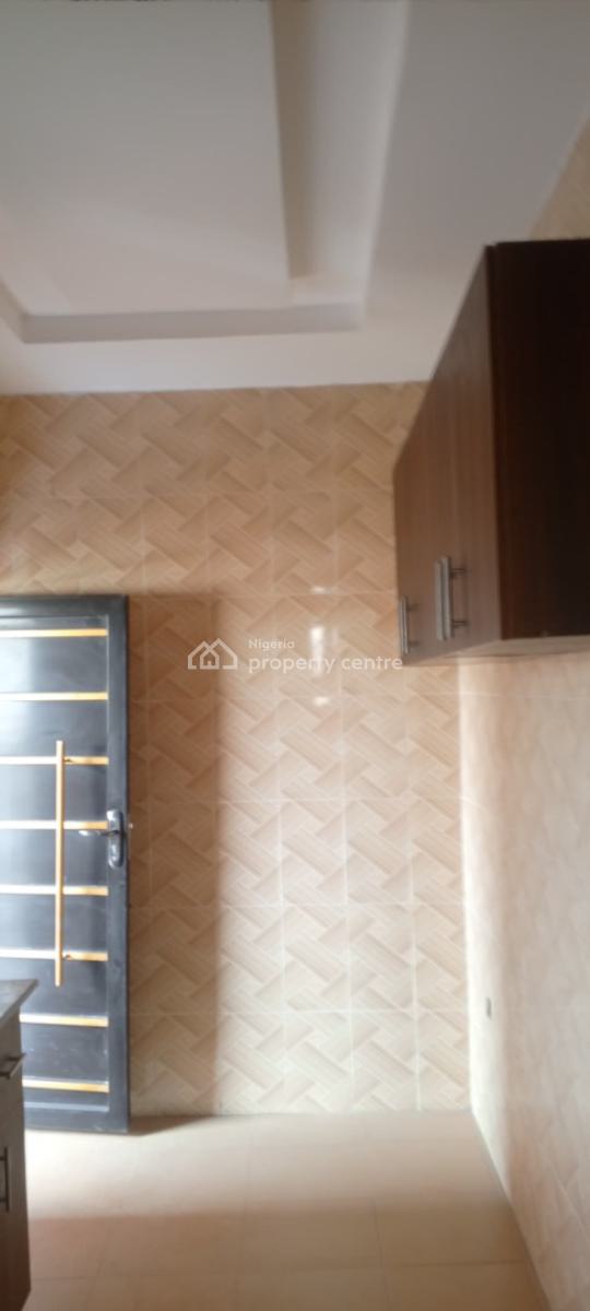 Luxurious 2 Bedroom with 3 Toilets, Olowotedo, Obafemi Owode, Ogun, Flat / Apartment for Rent