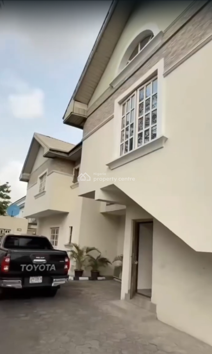 Spacious 3-bedroom Apartment on The Ground Floor, Lekki Phase 1, Lekki, Lagos, Flat / Apartment for Rent