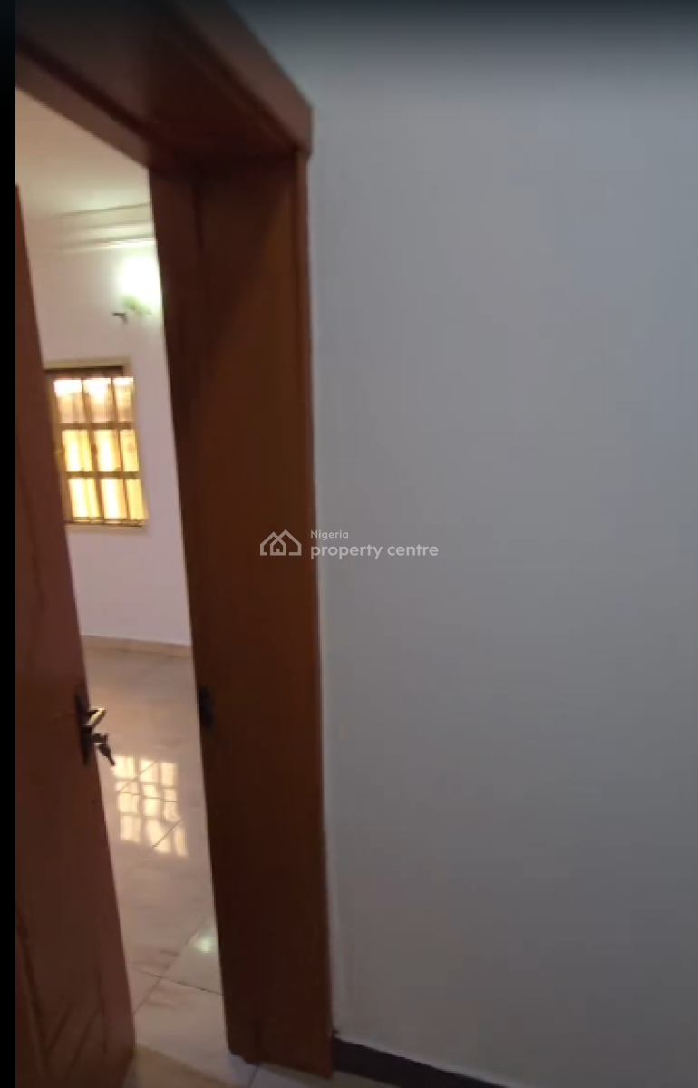 Spacious 3-bedroom Apartment on The Ground Floor, Lekki Phase 1, Lekki, Lagos, Flat / Apartment for Rent
