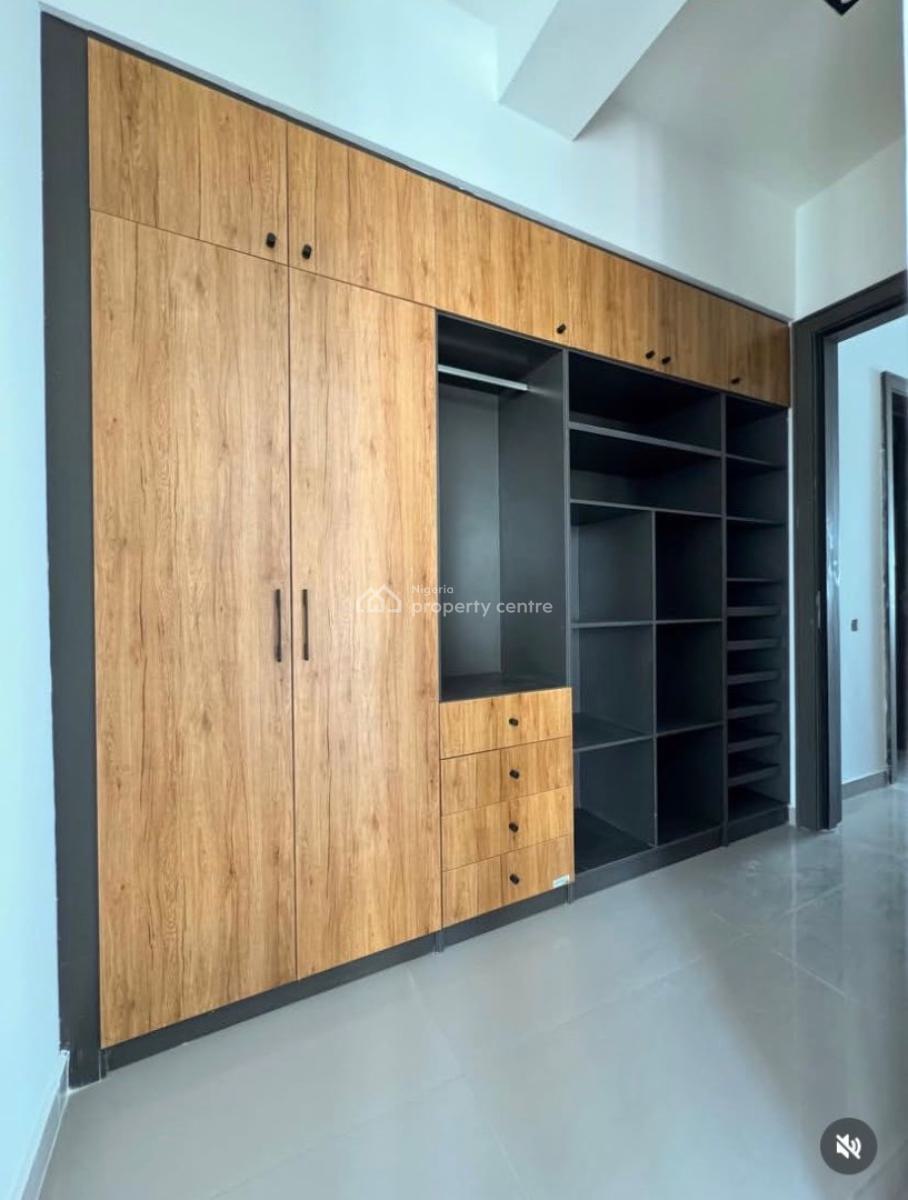 2 Bedrooms, Lekki Phase 1, Lekki, Lagos, Flat / Apartment for Sale