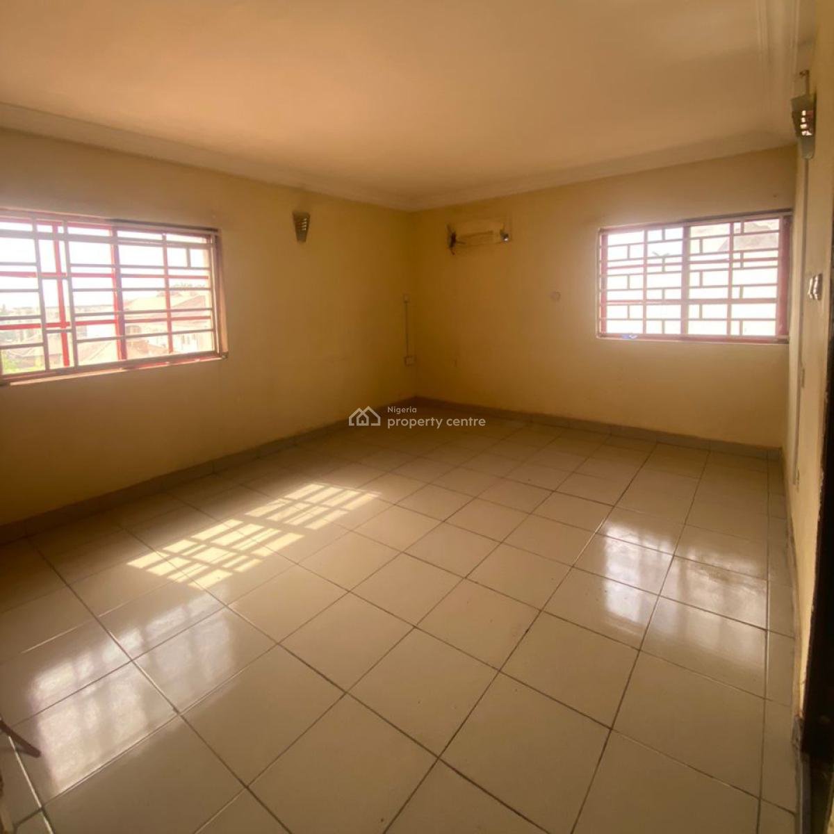 Spacious Well Maintained 2bedroom Flat (2nd Floor), 4th Avenue, Gwarinpa, Abuja, Flat / Apartment for Rent