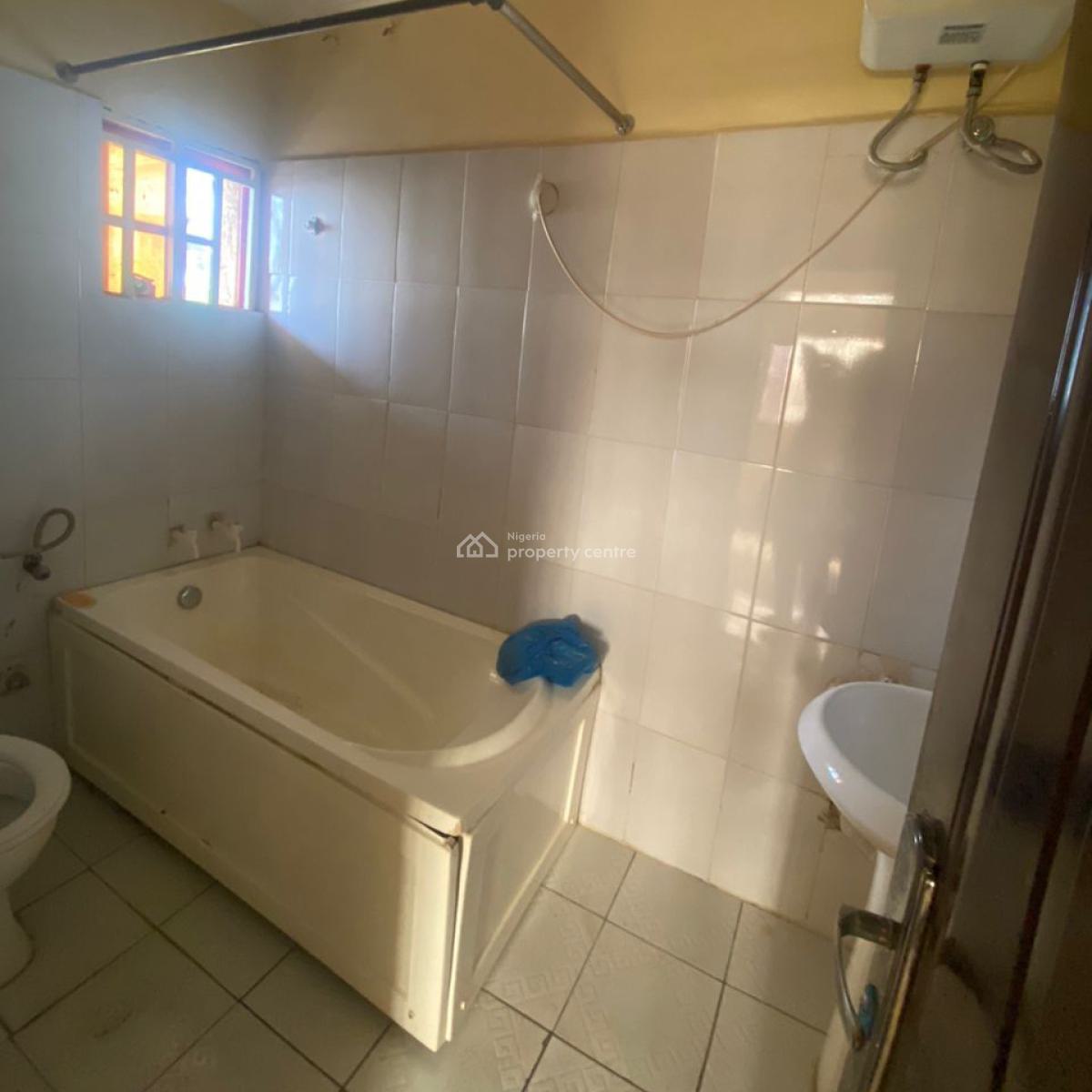 Spacious Well Maintained 2bedroom Flat (2nd Floor), 4th Avenue, Gwarinpa, Abuja, Flat / Apartment for Rent