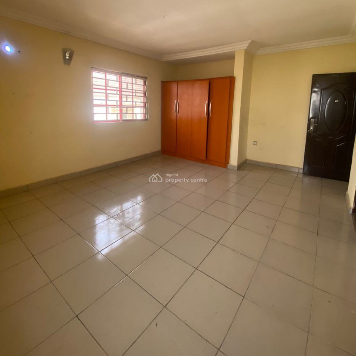 Spacious Well Maintained 2bedroom Flat (2nd Floor), 4th Avenue, Gwarinpa, Abuja, Flat / Apartment for Rent