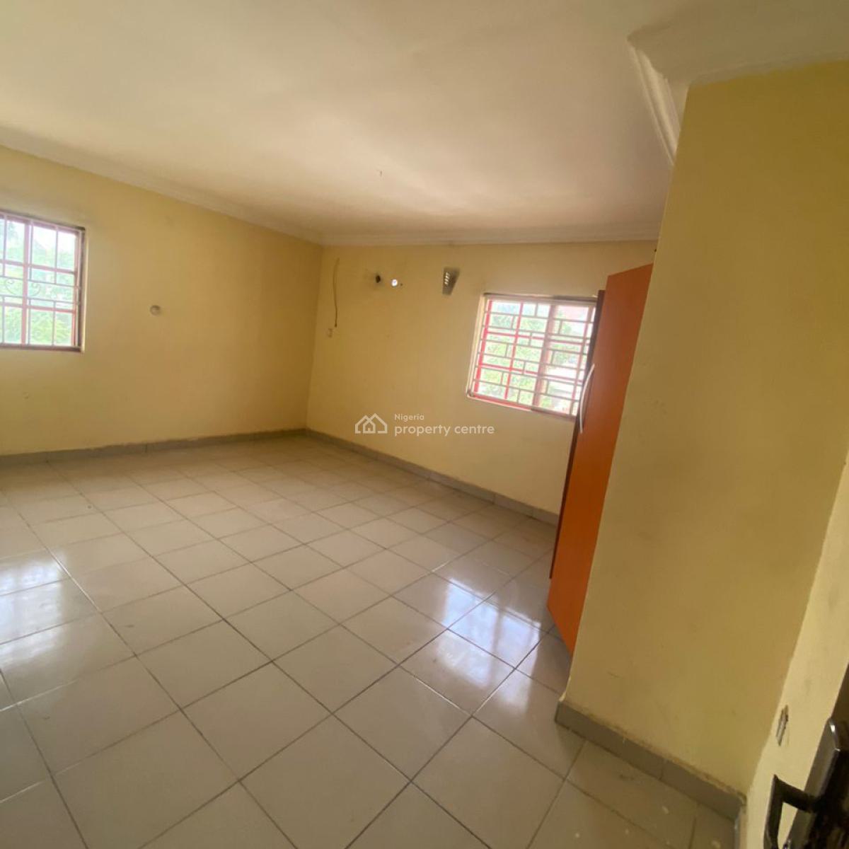 Spacious Well Maintained 2bedroom Flat (2nd Floor), 4th Avenue, Gwarinpa, Abuja, Flat / Apartment for Rent
