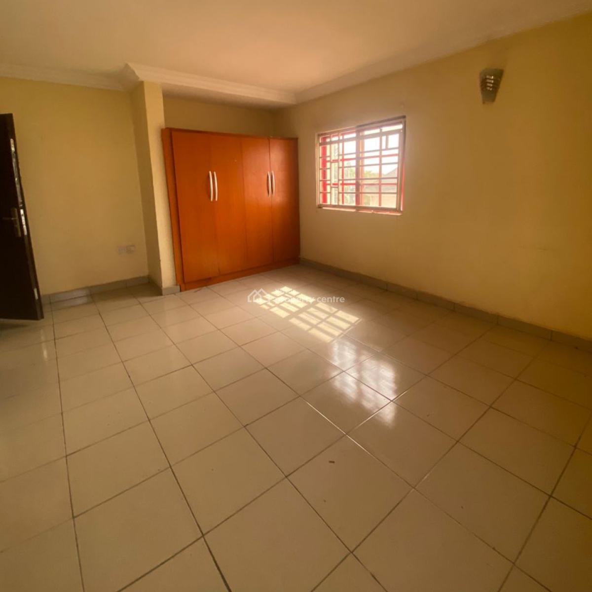 Spacious Well Maintained 2bedroom Flat (2nd Floor), 4th Avenue, Gwarinpa, Abuja, Flat / Apartment for Rent
