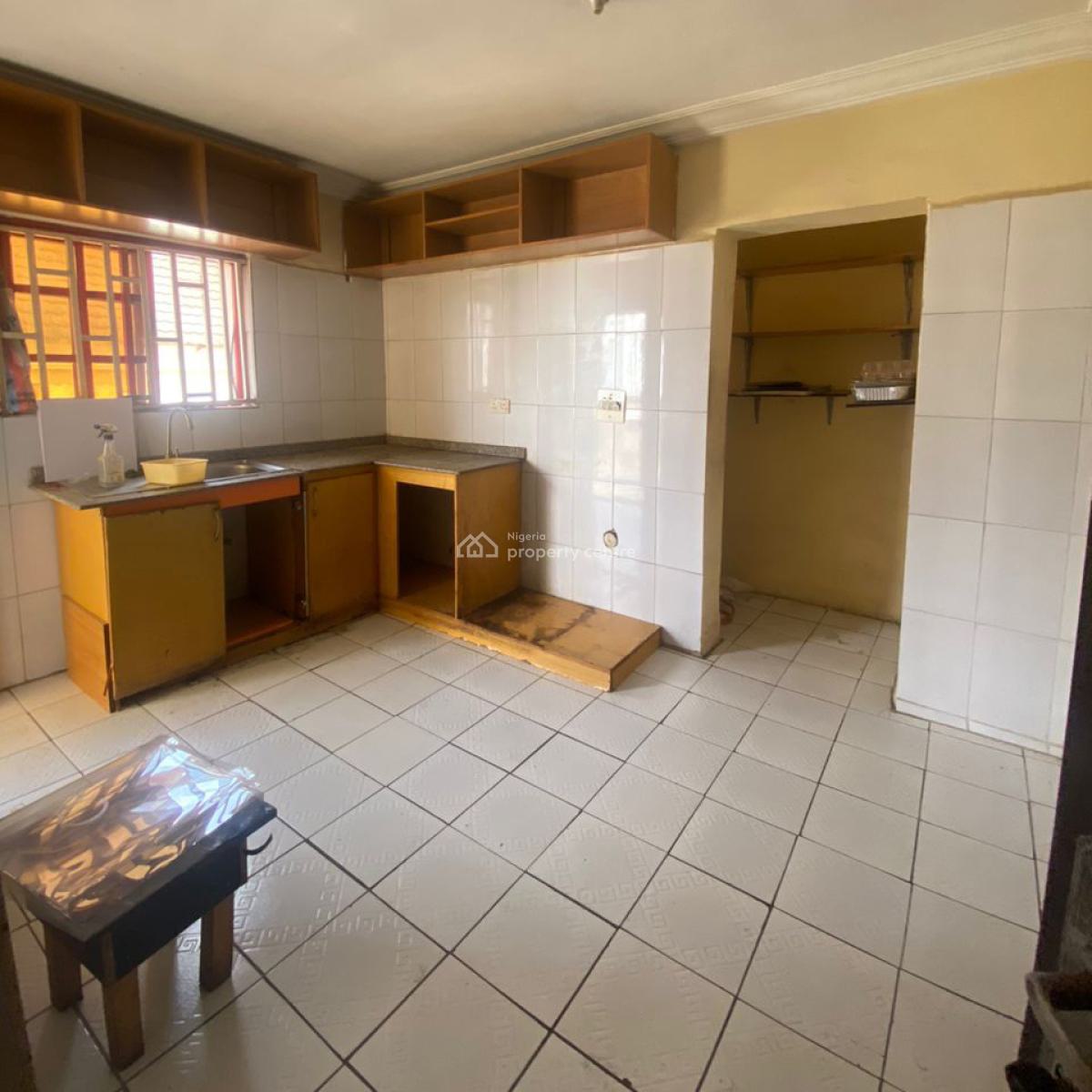 Spacious Well Maintained 2bedroom Flat (2nd Floor), 4th Avenue, Gwarinpa, Abuja, Flat / Apartment for Rent