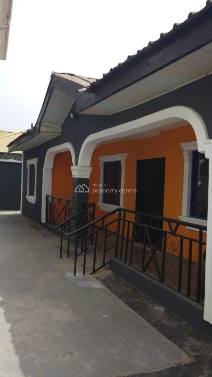 Newly Built Luxury Pop 2 Bedroom Flat Ensuit, Short Drive From Ojodu Berger Lagos, Makogi Magboro, Magboro, Ogun, Flat / Apartment for Rent