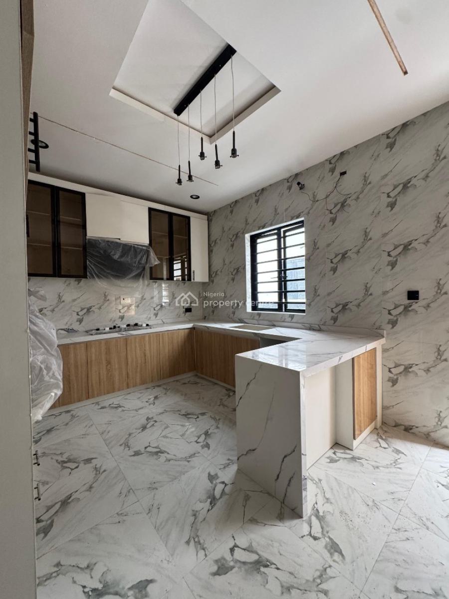 Contemporary 4-bedroom Semi-detached with Bq, Idado, Lekki, Lagos, Semi-detached Duplex for Sale