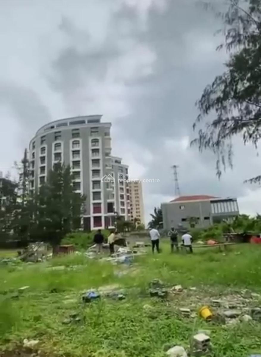 Size: 4500sqmts Massive Plot of Land in a Fantastic, Banana Island, Ikoyi, Lagos, Mixed-use Land for Sale
