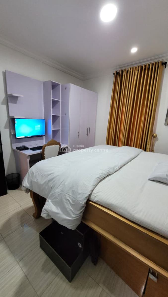 Luxury 1 Bedroom Apartment with Housekeeping and Parking Space, Fully Equipped Kitchen and Wifi, Lekki, Lagos, Flat / Apartment Short Let