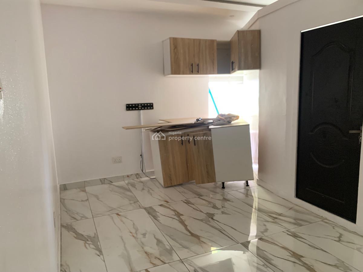 Mini Flat, Paradise 3 Chevron Drive, Lekki, Lagos, Mini Flat (room and Parlour) for Rent