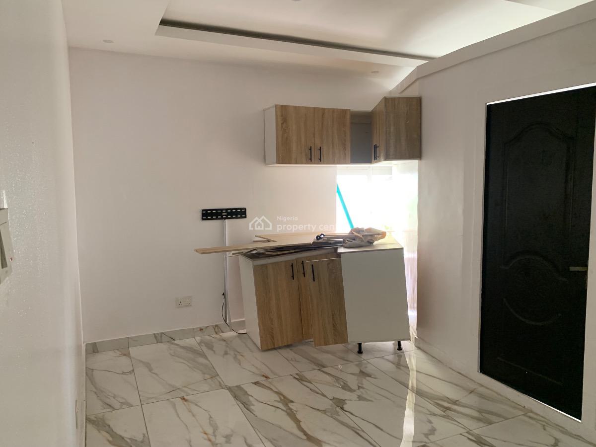 Mini Flat, Paradise 3 Chevron Drive, Lekki, Lagos, Mini Flat (room and Parlour) for Rent